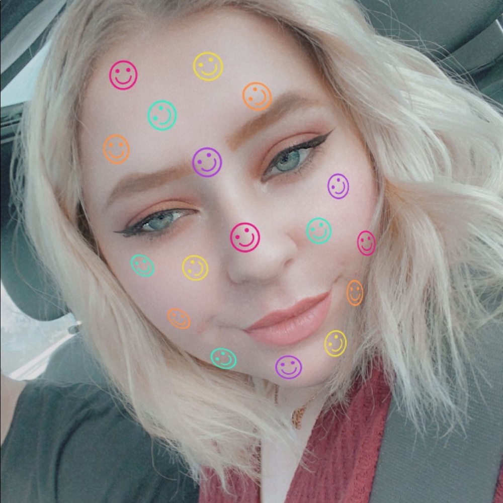 Meet your Posher, Courtney